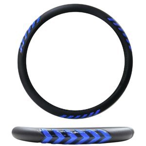 FUNDA PARA VOLANTE JUMBO CON REFLEJANTE DE 47 CM CON PUNTAS DE FLECHA NEGRO CON AZUL.