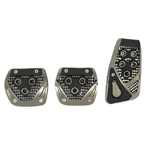 CUBREPEDAL COMBINADO CROMO CON HULE PARA AUTOMÓVIL ESTÁNDAR CARBÓN CON NEGRO.