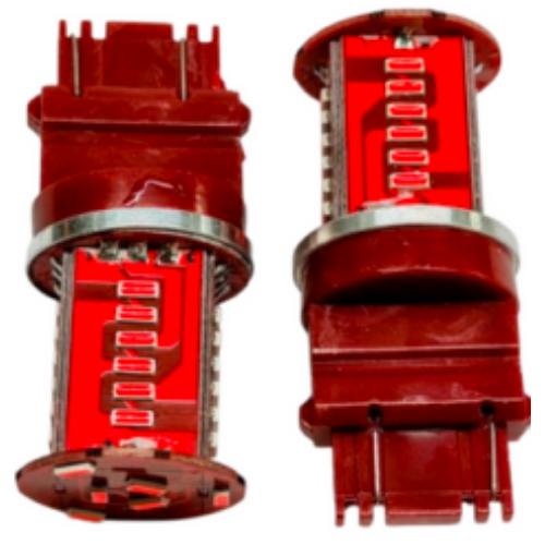 FO-L315730FR FOCO 3157 CON 30 HIPER LEDS CON FUNCIÓN DE FLUJO Y FLASH ROJO (PAR)